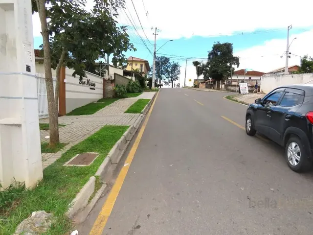 Terreno à venda, no bairro Thomaz Coelho em Araucária