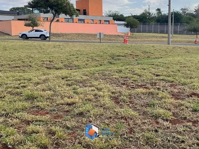 Terreno com 459m² 1 quarto e 1 banheiro, à venda, no bairro Quintas de São José em Ribeirão Preto