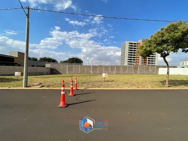Terreno com 459m² 1 quarto e 1 banheiro, à venda, no bairro Quintas de São José em Ribeirão Preto