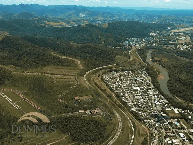 Terreno com 600m², à venda, no bairro Condomínio Villa Arbô em Coronel Fabriciano