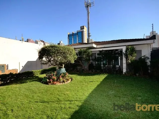 Terreno à venda, no bairro Centro em Curitiba