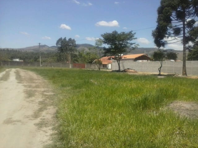 Terreno com 900m², à venda, no bairro Pedro Leme em Roseira