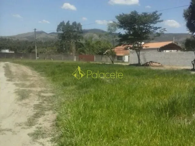 Terreno com 900m², à venda, no bairro Pedro Leme em Roseira