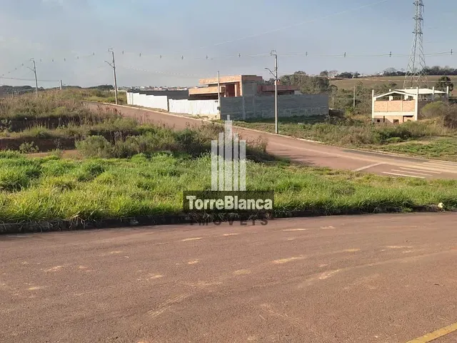 Terreno com 302m², à venda, no bairro Cará-Cará em Ponta Grossa