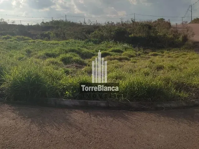 Terreno com 302m², à venda, no bairro Cará-Cará em Ponta Grossa