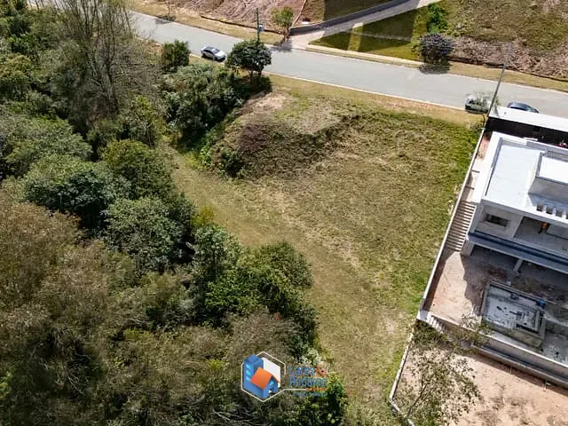 Terreno com 1010m² 1 quarto e 1 banheiro, à venda, no bairro Caxambu em Jundiaí