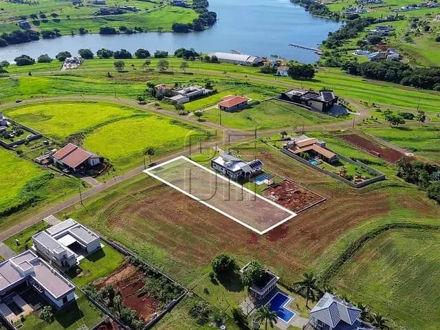Terreno com 1470m², à venda, no bairro Rodovia em Sertanópolis