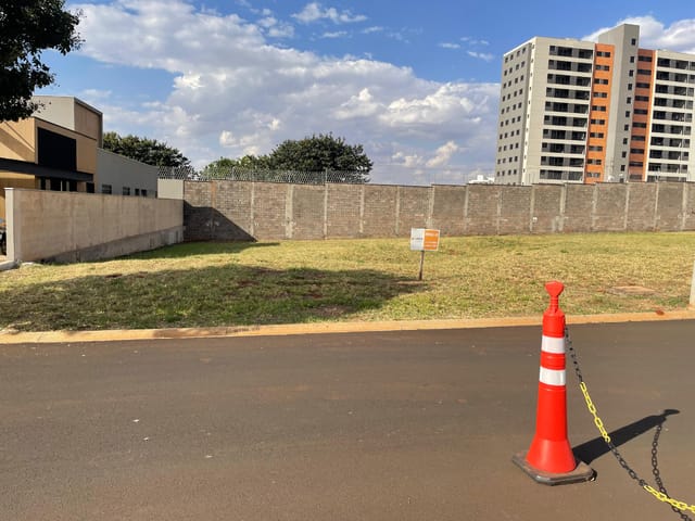 Foto do Terreno - Terreno residencial para venda em Quintas de São José, 462m² | Lares e Andares Imóveis
