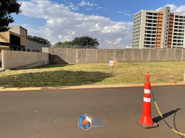 Terreno com 462m² 1 quarto e 1 banheiro, à venda, no bairro Quintas de São José em Ribeirão Preto