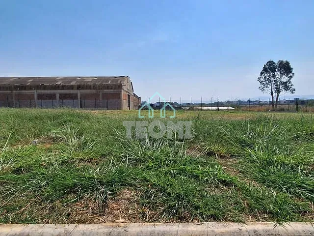 Terreno com 200m², à venda, no bairro Piracangaguá em Taubaté