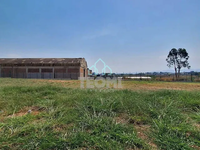 Terreno com 200m², à venda, no bairro Piracangaguá em Taubaté