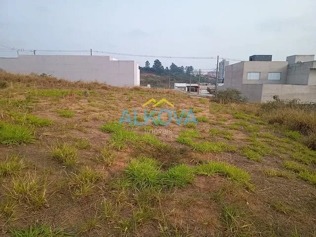 Terreno com 180m², à venda, no bairro Recanto dos Eucaliptos em São José dos Campos