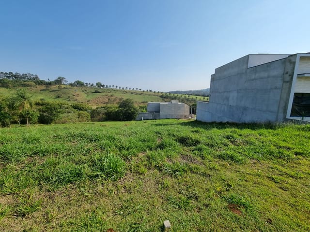 Terreno com 313m², à venda, no bairro Bom Retiro em Bragança Paulista