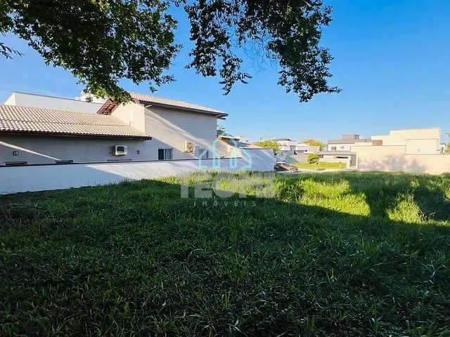 Terreno com 520m², à venda, no bairro Piracangaguá em Taubaté