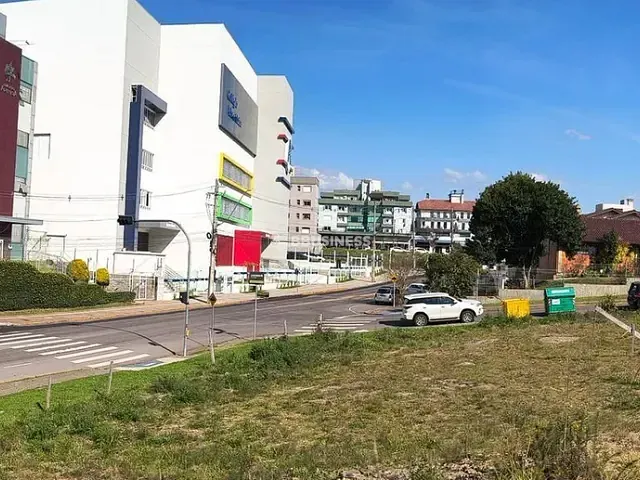 Terreno com 993m², à venda, no bairro Jardim América em Caxias do Sul