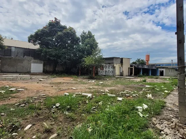 Terreno com 2000m², à venda, no bairro Jardim Califórnia em Jacareí