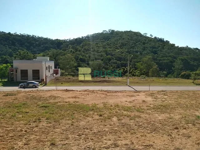 Terreno com 1000m², à venda, no bairro Tampanhão em Jambeiro