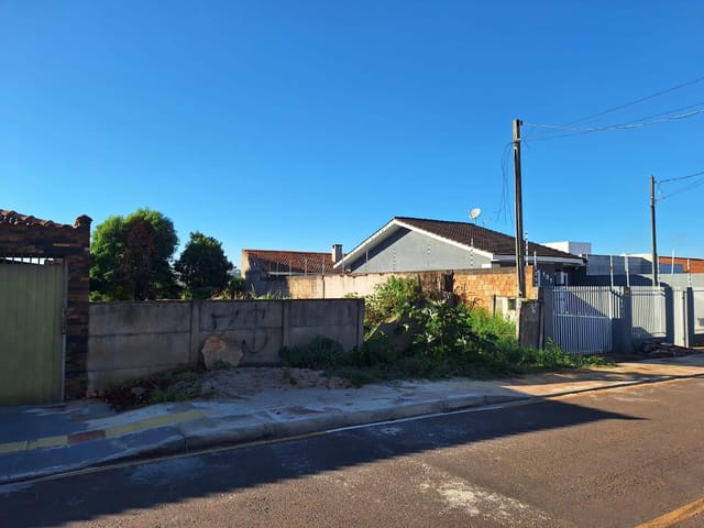 Terreno Plano à Venda, 250 m², Próximo ao Lago de Olarias