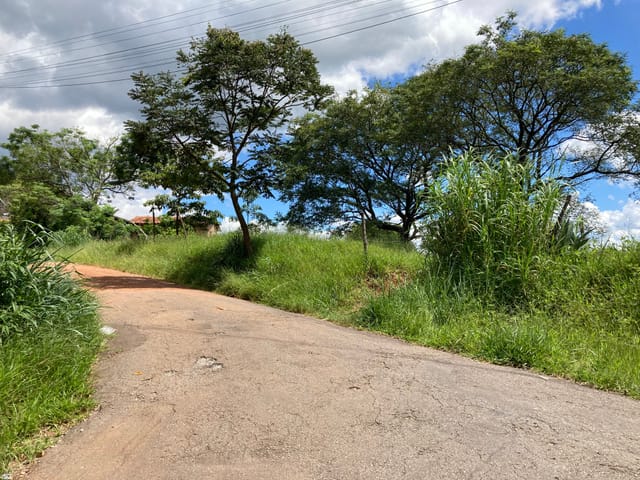 Terreno com 1500m², à venda, no bairro Parque Caetê em Bragança Paulista