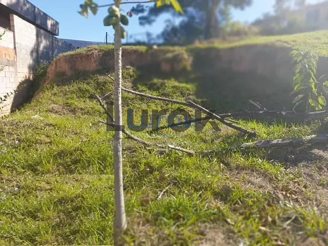 Terreno com 253m², à venda, no bairro Residencial Arco Íris em Vinhedo