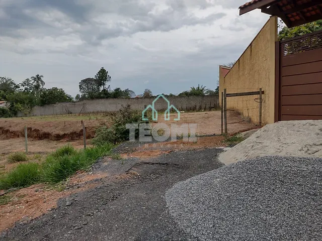 Terreno com 1400m², à venda, no bairro Padre Eterno em Tremembé