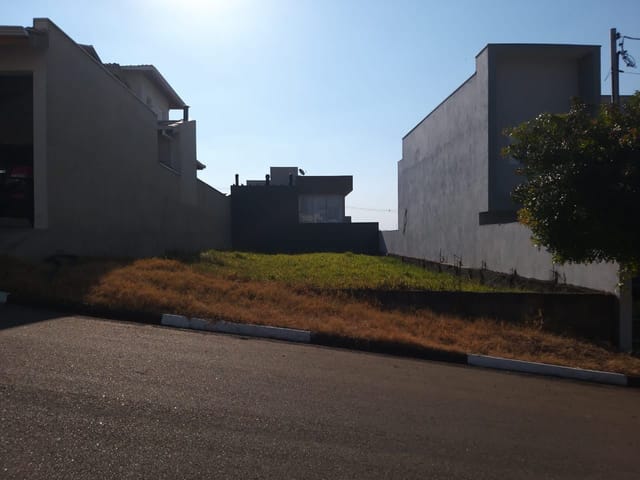 Terreno com 250m², à venda, no bairro Condomínio Portal da Serra em Bragança Paulista