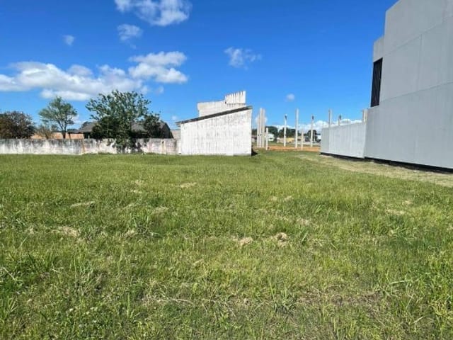 Terreno com 174m², à venda, no bairro Três Vendas em Pelotas