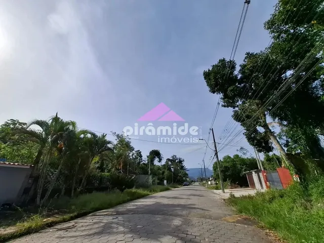 Terreno com 490m², à venda, no bairro Jardim das Gaivotas em Caraguatatuba