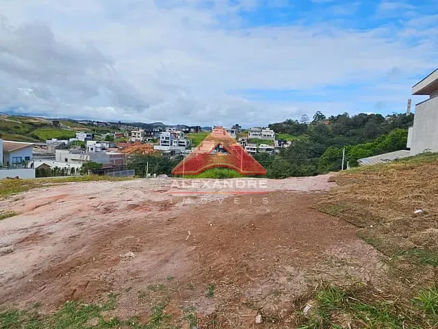 Terreno com 378m², à venda, no bairro Recanto dos Eucaliptos em São José dos Campos