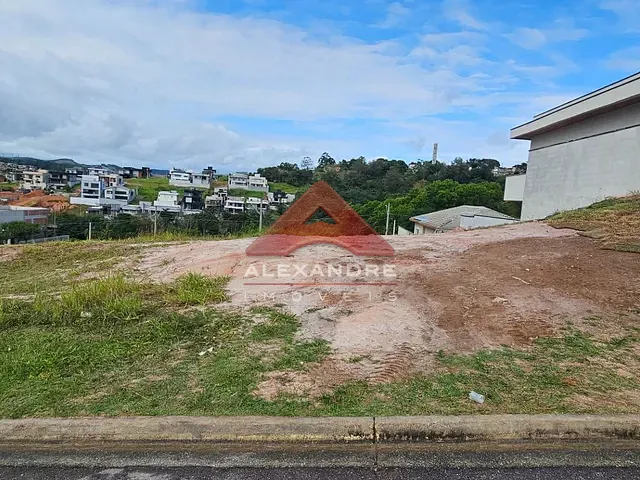 Terreno com 378m², à venda, no bairro Recanto dos Eucaliptos em São José dos Campos