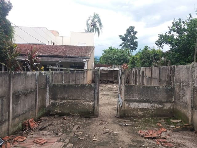 Terreno com 200m², à venda, no bairro Bosque da Princesa em Pindamonhangaba
