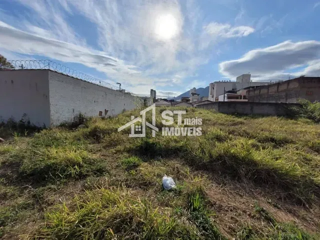 Terreno com 361m², à venda, no bairro Vila Mosconi em Andradas