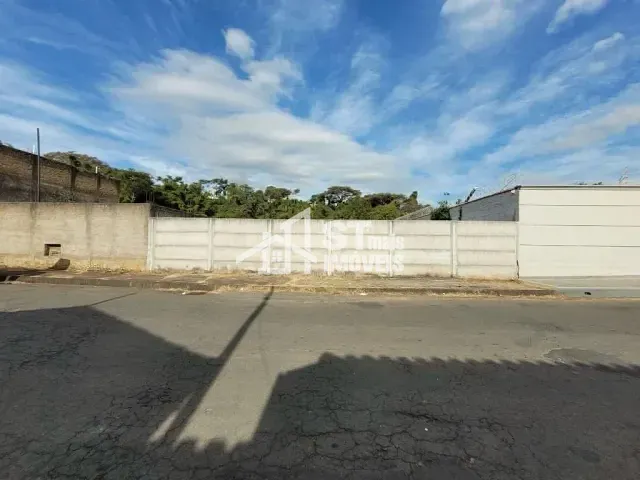 Terreno com 361m², à venda, no bairro Vila Mosconi em Andradas