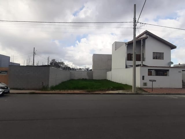 Terreno com 200m², à venda, no bairro Res. Santa Clara em Pindamonhangaba