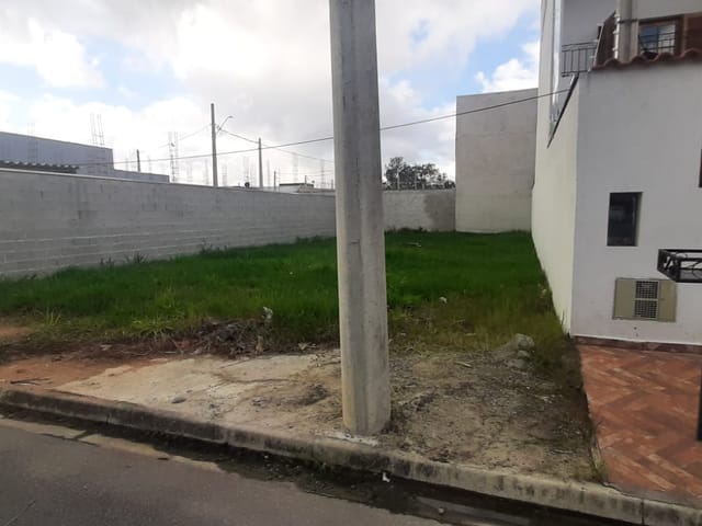 Terreno com 200m², à venda, no bairro Res. Santa Clara em Pindamonhangaba