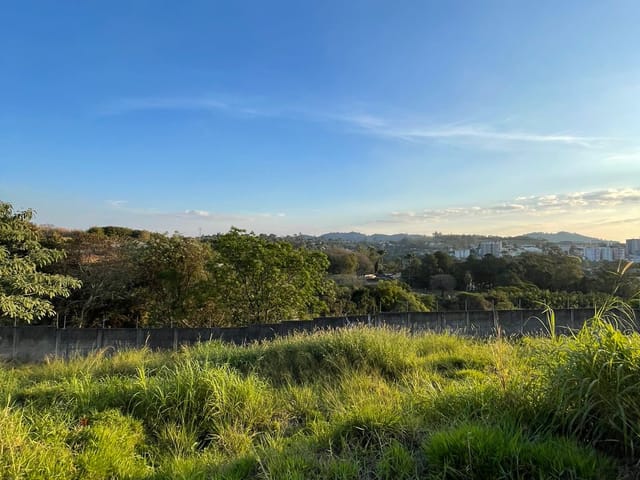 Terreno com 360m², à venda, no bairro Parque Imperador em Bragança Paulista