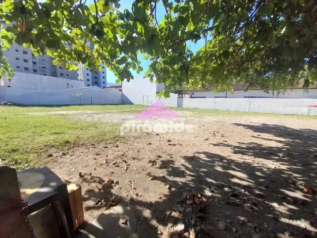 Terreno com 1050m², à venda, no bairro Martim de Sá em Caraguatatuba