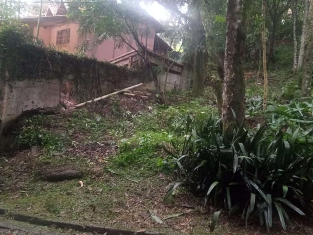 Terreno com 506m², à venda, no bairro Terras do Madeira em Carapicuíba