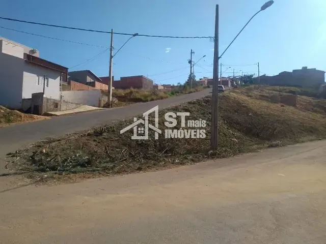 Terreno com 210m², à venda, no bairro David de Paula em Andradas