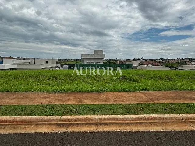 Terreno com 256m², à venda, no bairro Jardim Morumbi em Londrina