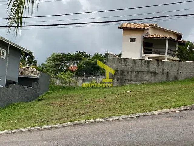 Terreno com 360m², à venda, no bairro Residencial Fazenda Serrinha em Itatiba