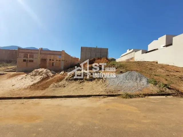 Terreno com 200m², à venda, no bairro Jardim Portal da Mantiqueira em Andradas