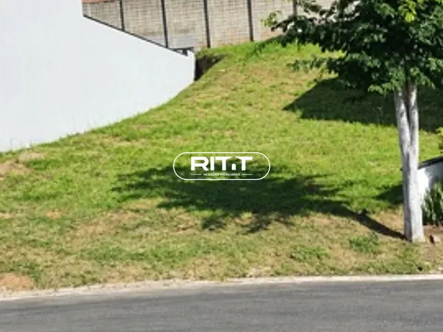 Terreno com 303m², à venda, no bairro Lenheiro em Valinhos
