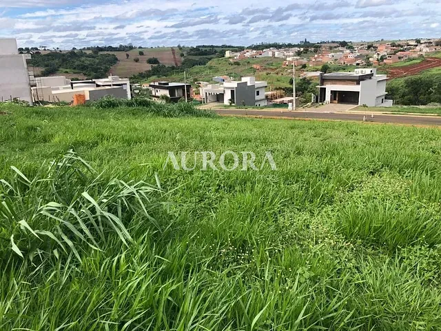 Terreno com 256m², à venda, no bairro Gleba Pinguim em Londrina