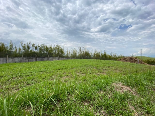 Terreno com 1000m², à venda, no bairro Condominio Village da Serra em Tremembé
