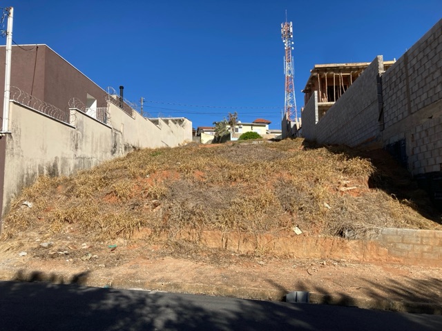 Terreno com 485m², à venda, no bairro Jardim do Lago em Bragança Paulista