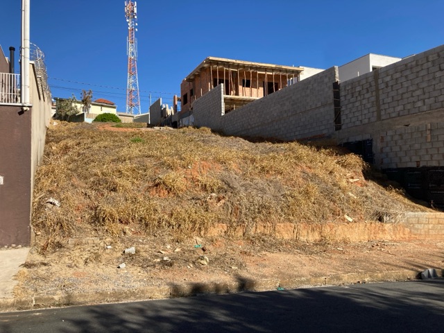 Terreno com 485m², à venda, no bairro Jardim do Lago em Bragança Paulista