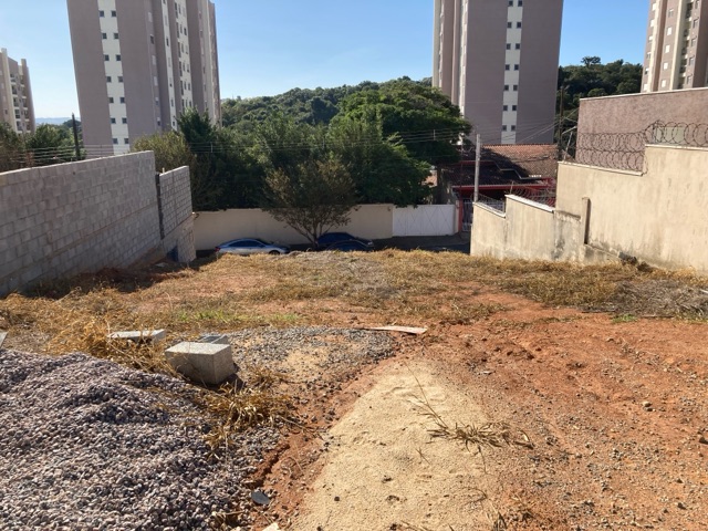 Terreno com 485m², à venda, no bairro Jardim do Lago em Bragança Paulista