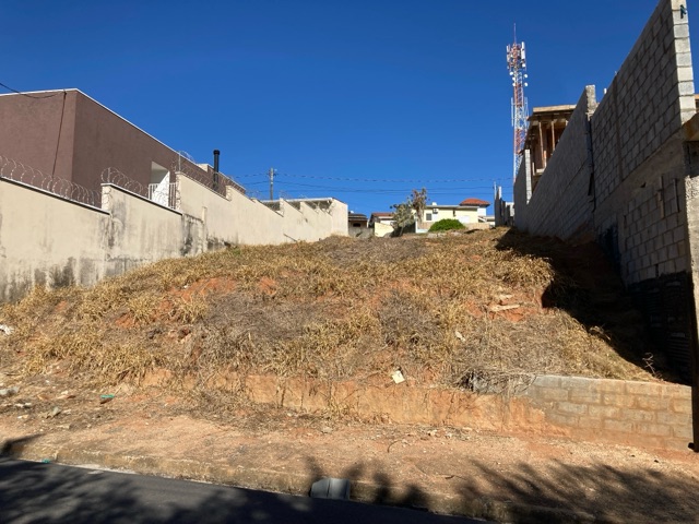 Terreno com 485m², à venda, no bairro Jardim do Lago em Bragança Paulista