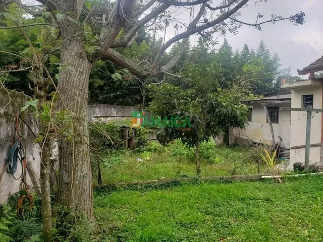 Terreno com 494m², à venda, no bairro XAXIM em Curitiba